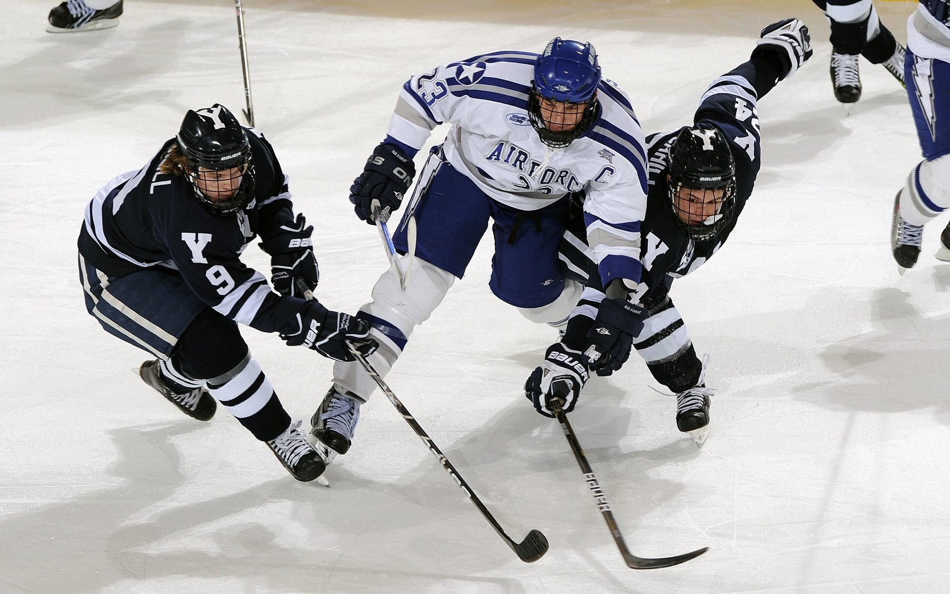 《直播平台经济:电竞赛事带动相关产业繁荣》,电竞直播平台如何盈利